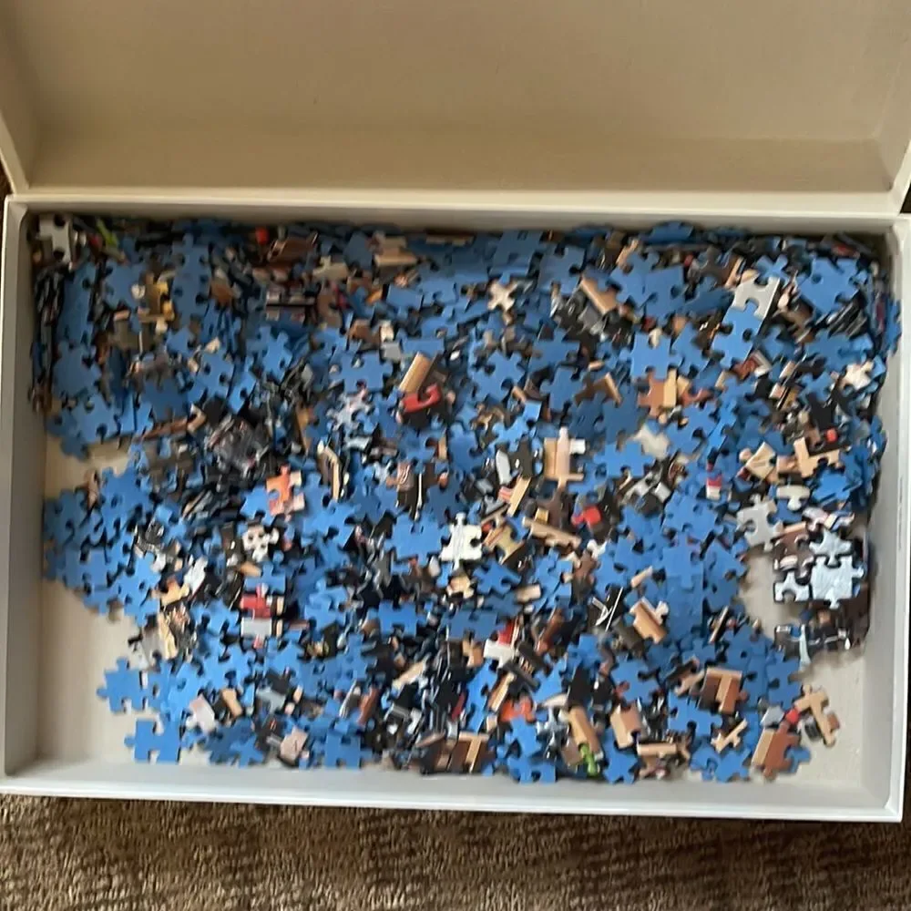 Piatnik wine bottle puzzle.  1000 pieces. Difficult.
